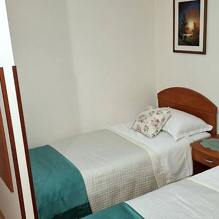 Apartments And Rooms Laura Pazin Ngoại thất bức ảnh