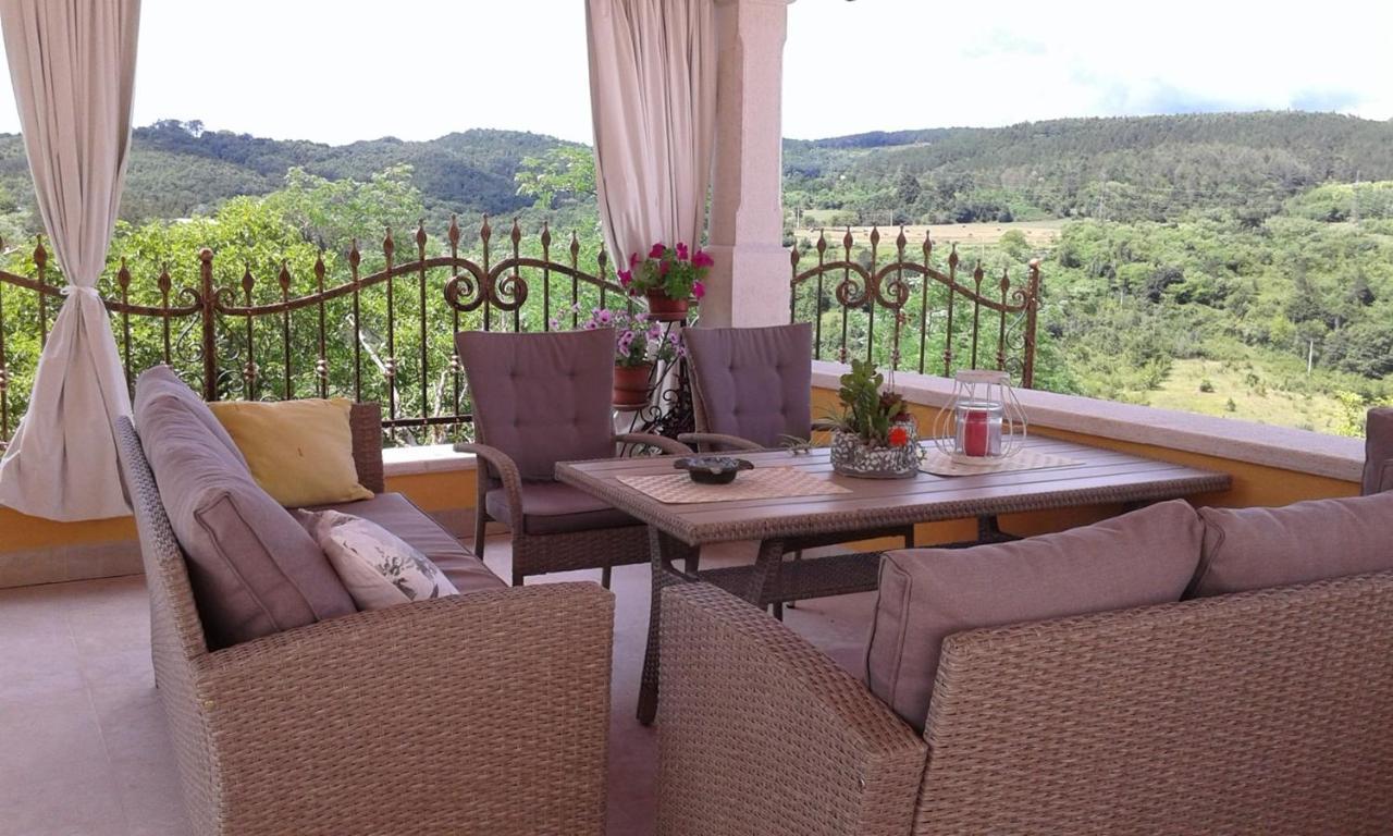Apartments And Rooms Laura Pazin Ngoại thất bức ảnh