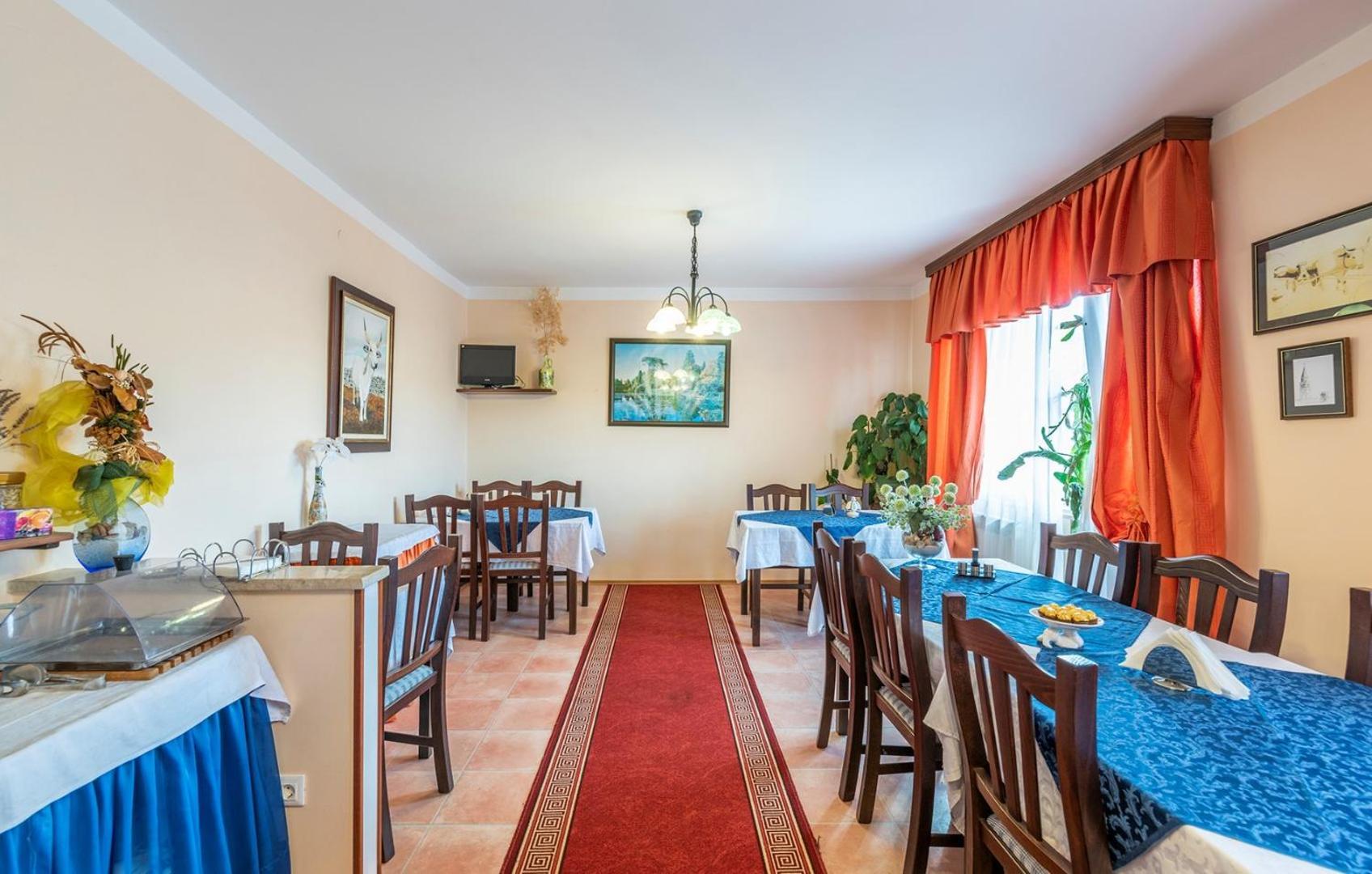 Apartments And Rooms Laura Pazin Ngoại thất bức ảnh